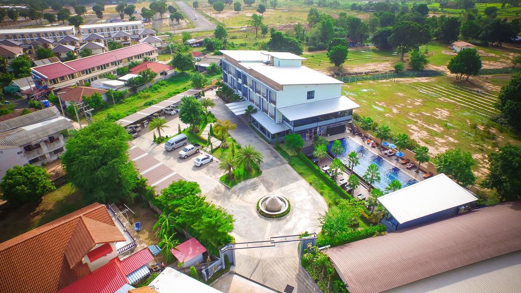 Ray Hotel Buriram Exterior foto