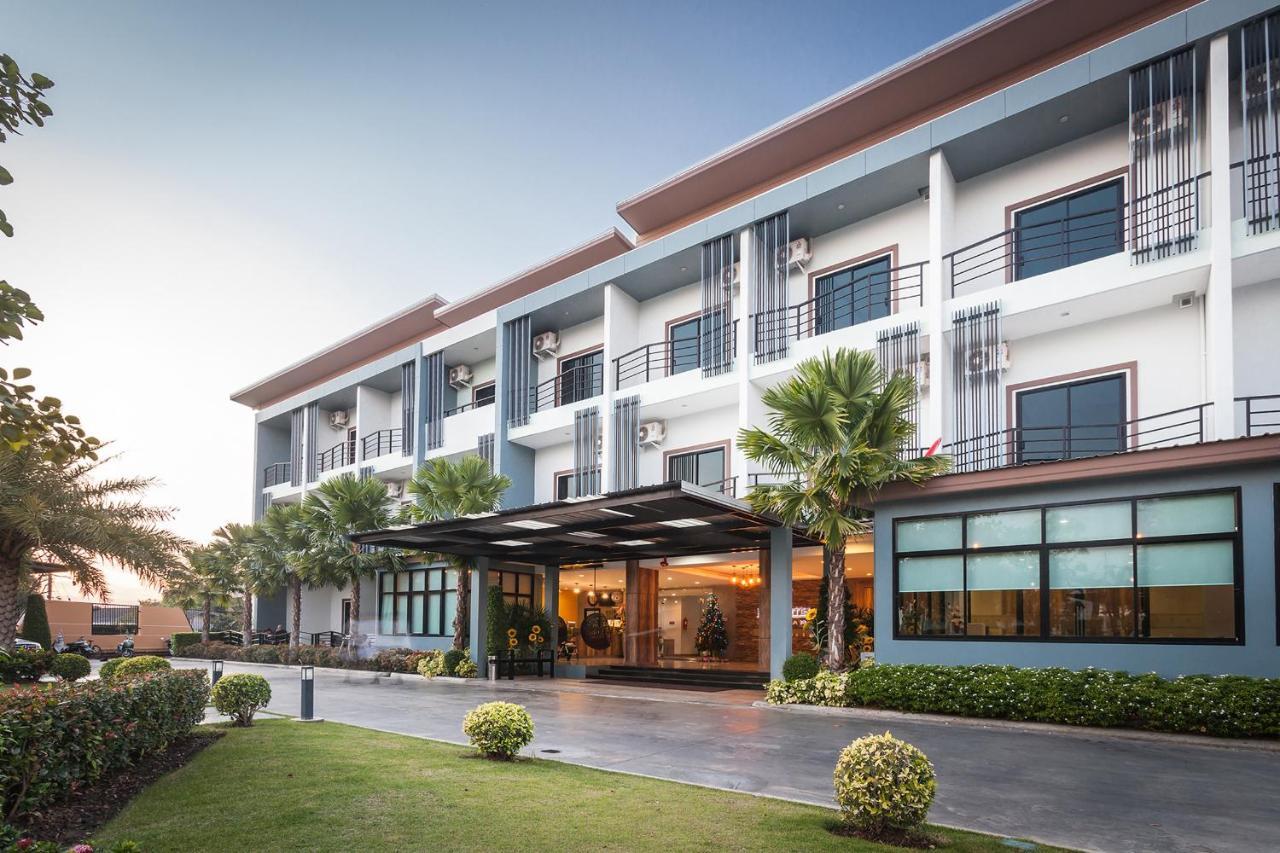 Ray Hotel Buriram Exterior foto